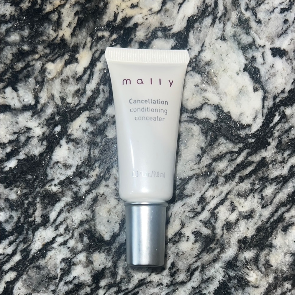 Mally Conditioning Concealer tan